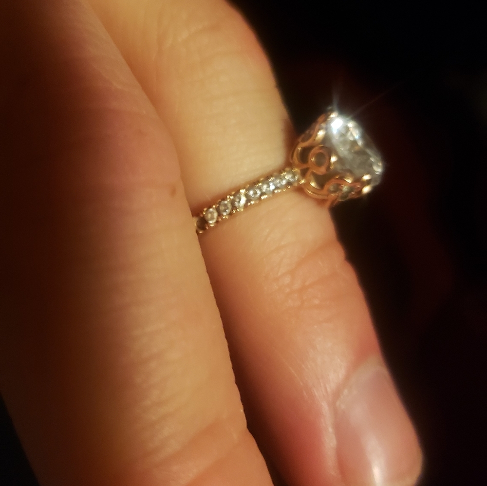 10k fine rose gold clear stone  ring